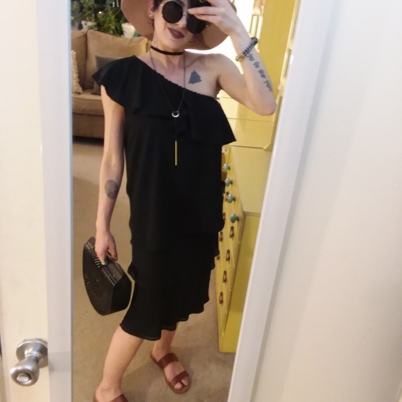 Tiered Midi Black Flowy Skirt - Picture 7 of 7